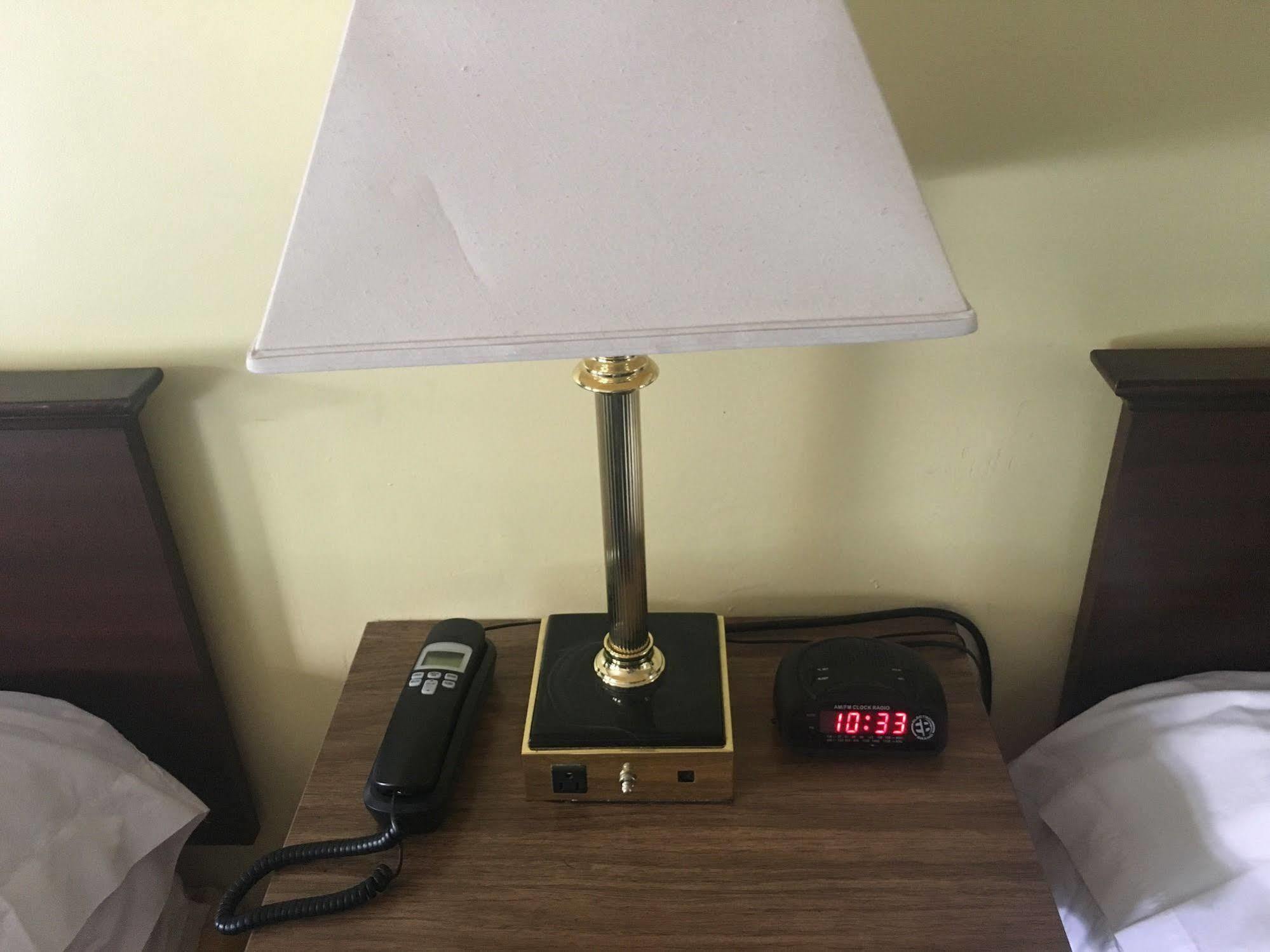 Norwalk Inn Ngoại thất bức ảnh